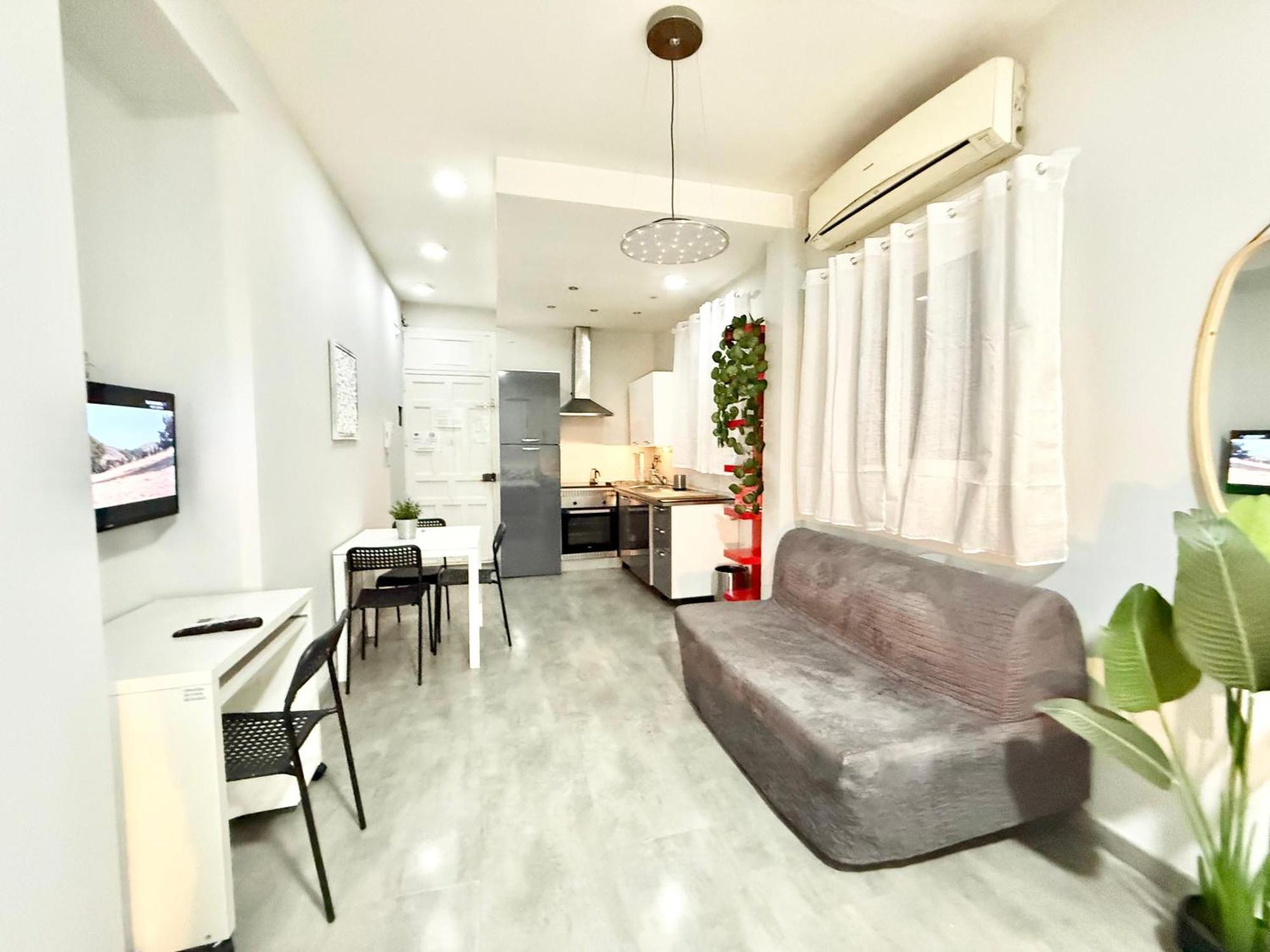 Apartamento Amch Metro Delicias 01